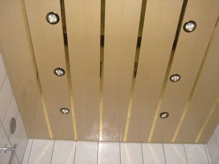 Реечный потолок в ванной комнате: разновидности и монтаж своими руками Ремонт и дизайн ванной комнаты